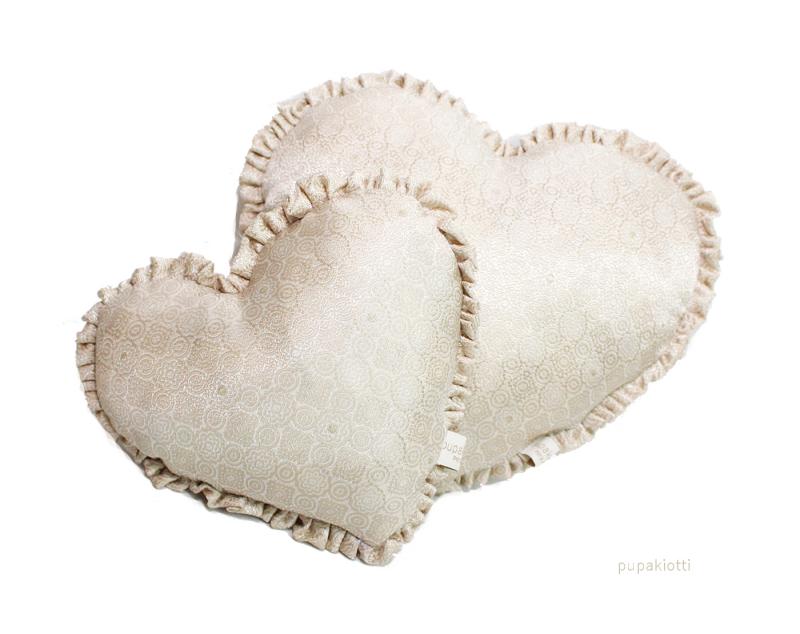 Cuscino toy a forma di cuore per cane 
