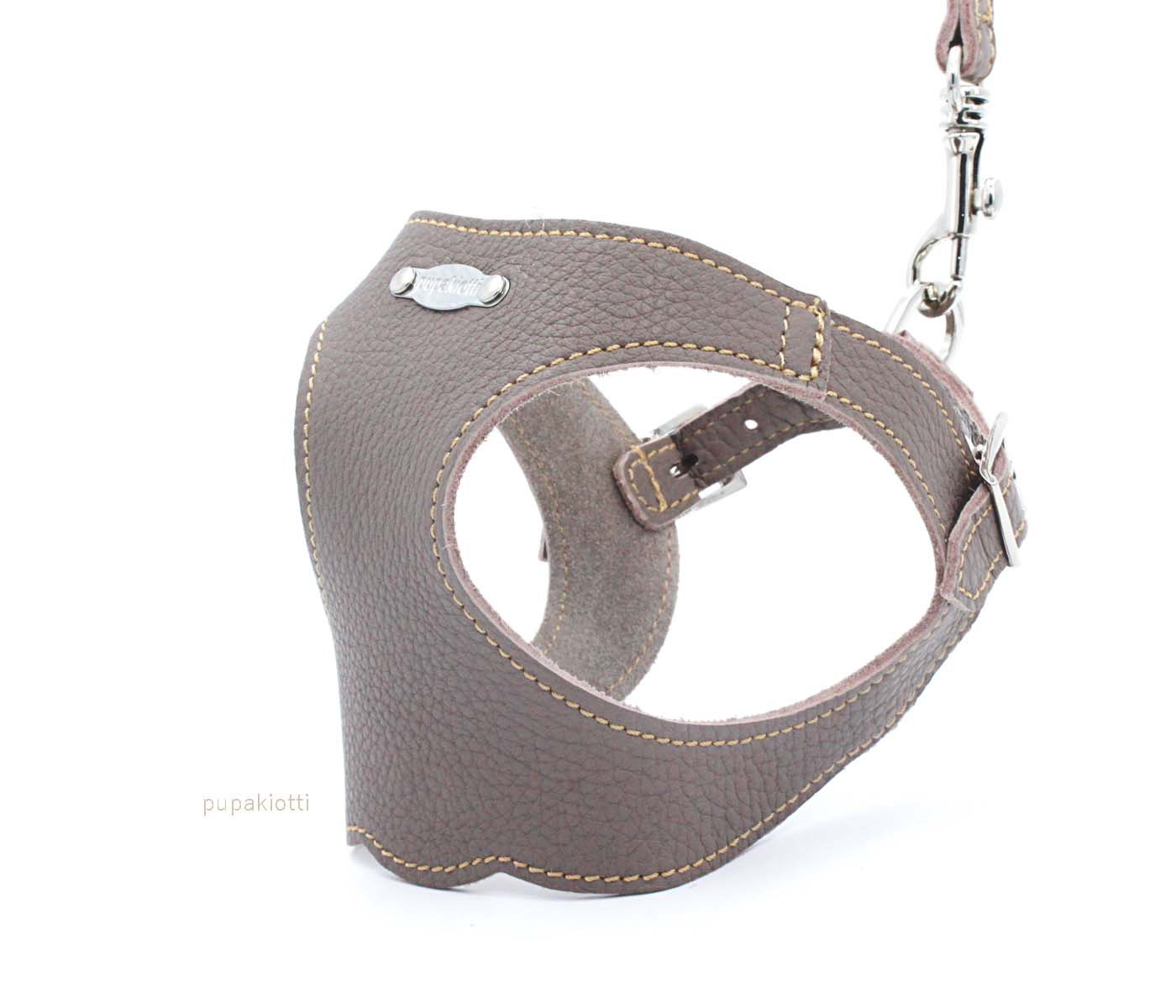 Basic. Ergonomic and adjustable leather harness for dogs